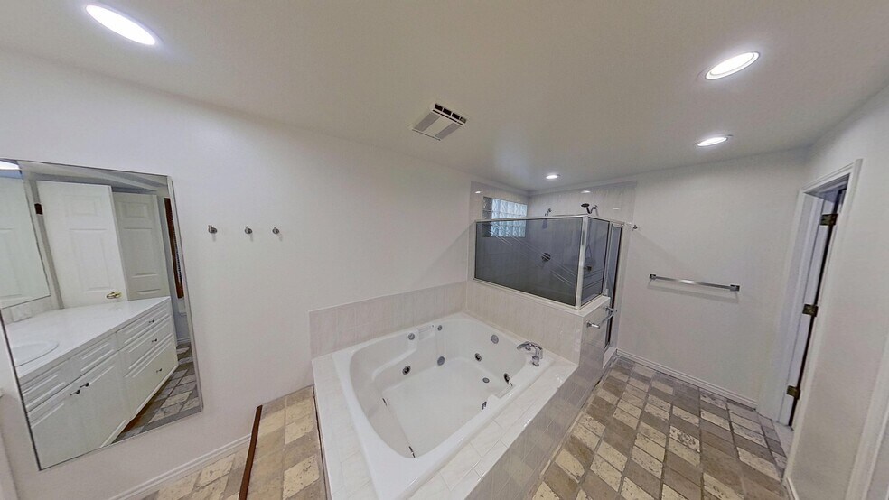Building Photo - 6264 S Elmira Cir E