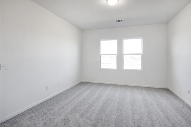 Building Photo - 5002 Highland Spgs Dr