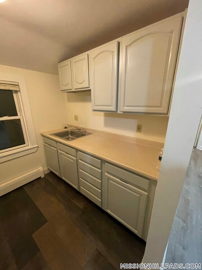 Building Photo - 40 Winthrop St