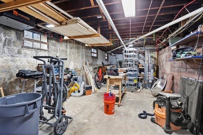 Building Photo - 36 Windsor St