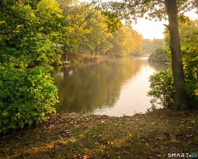 Building Photo - 27 Kings Hwy N