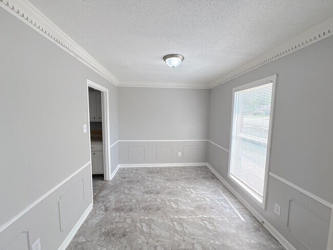 Building Photo - 4316 Springwind Rd