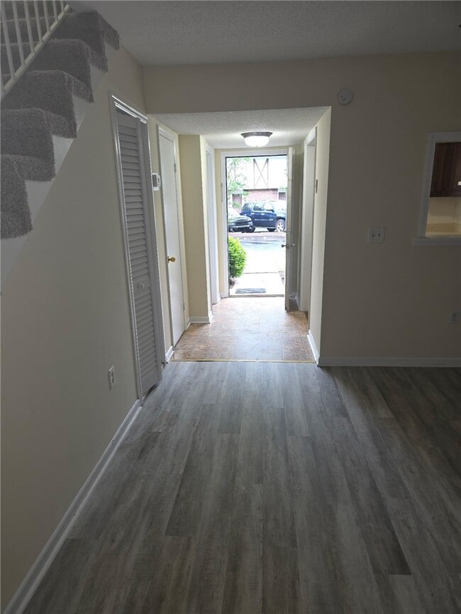 Building Photo - 1108 Tiger Blvd