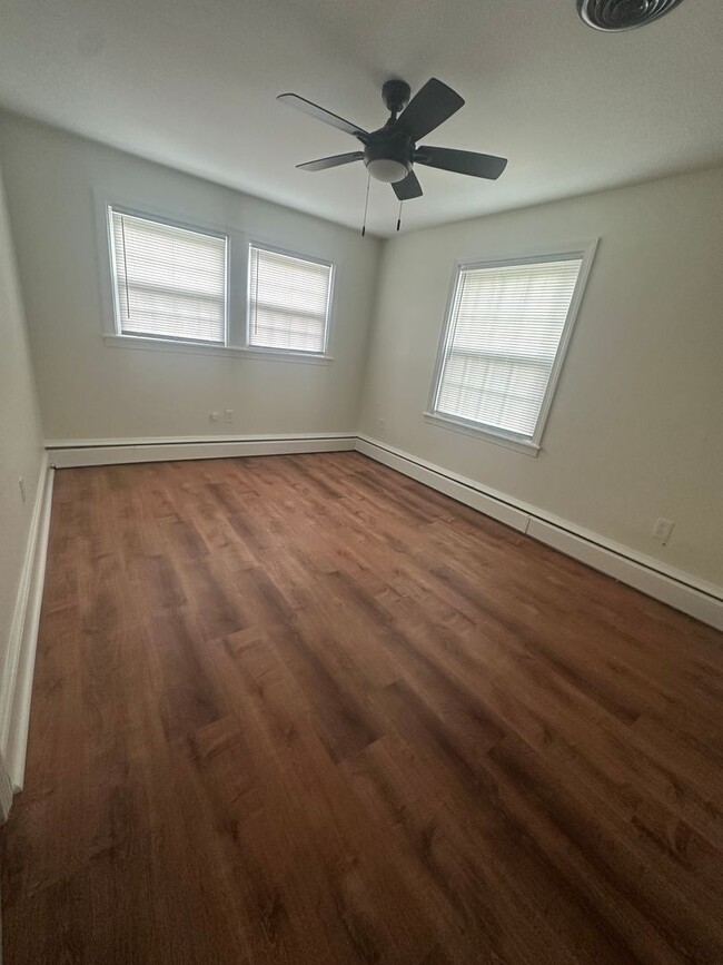 Building Photo - Available Now- 3 Bedroom Home in York!