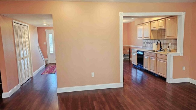 Building Photo - 37 Anderson Ct