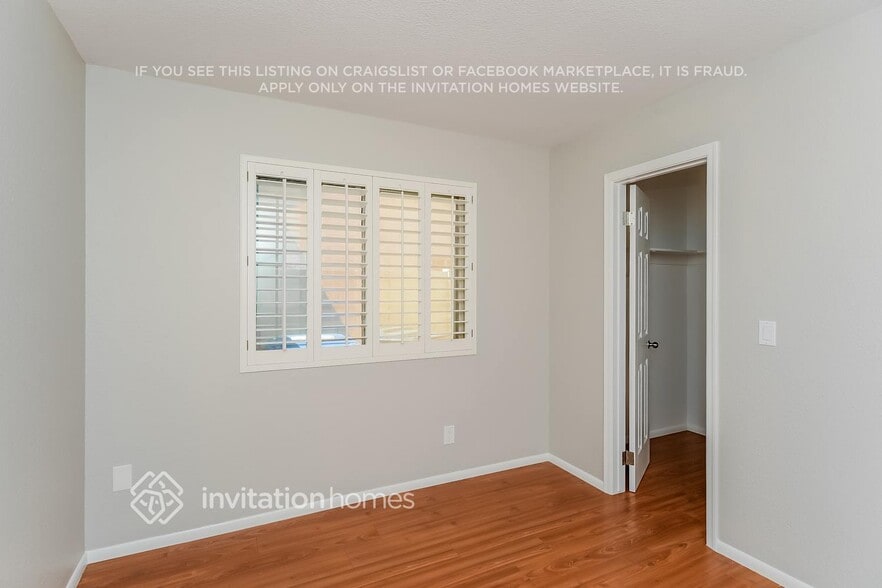 Building Photo - 5954 E Elmwood St