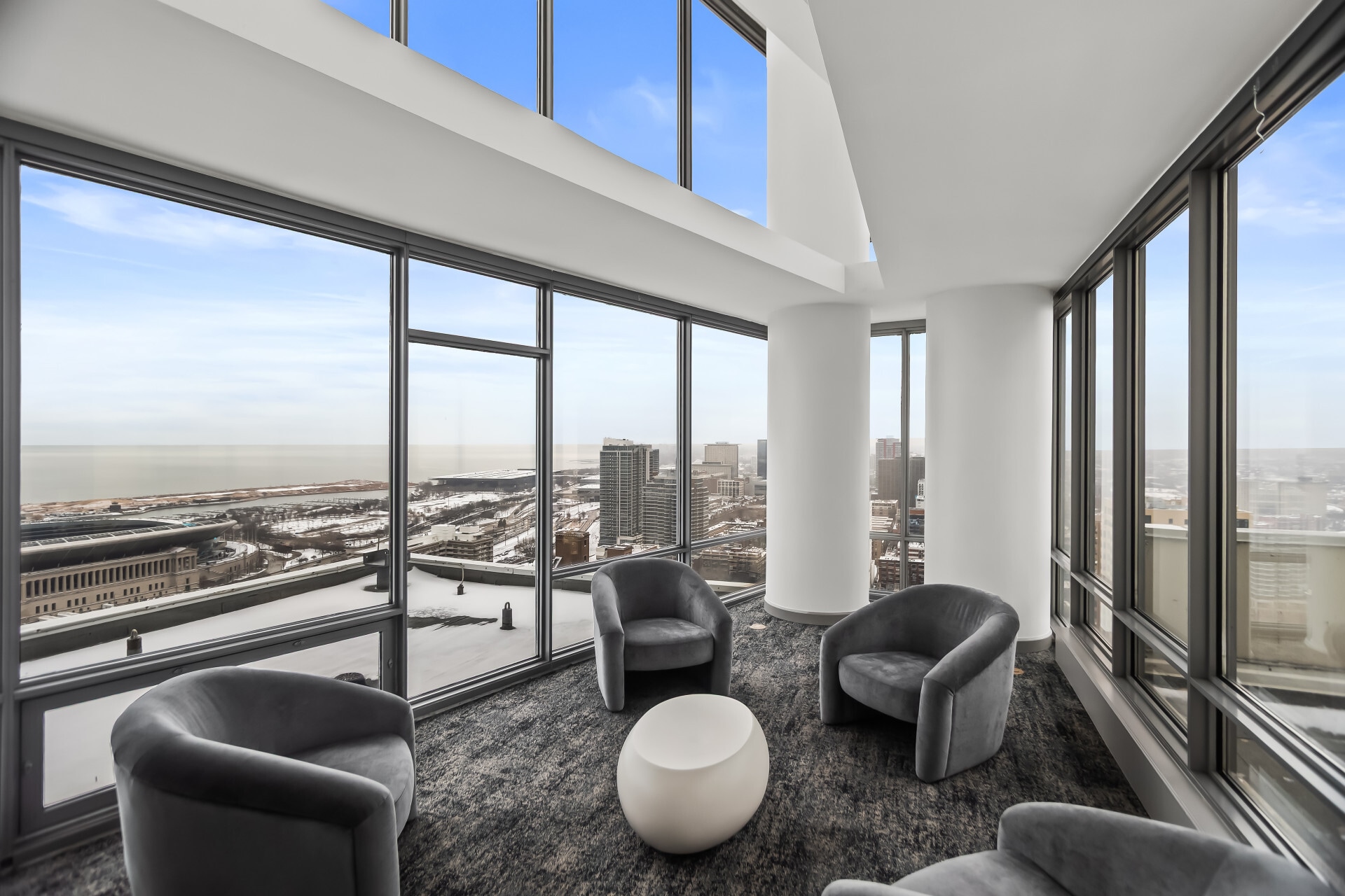 Building Photo - 100 E 14th St