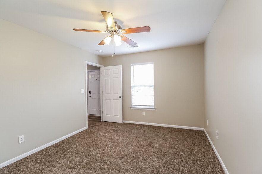 Building Photo - 3239 Braden Dr