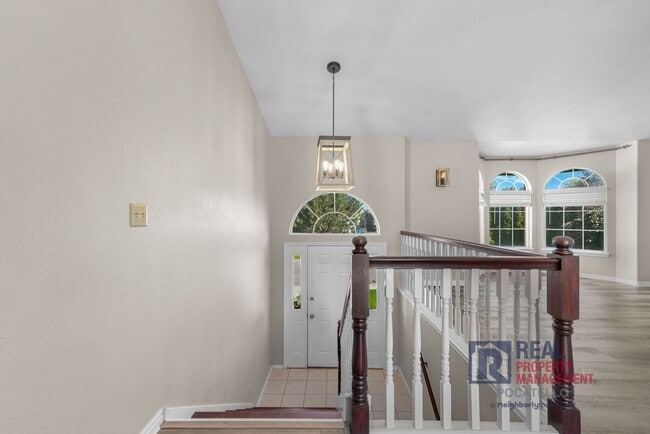 Building Photo - Beautiful 4 Bedroom Single Family Home For...