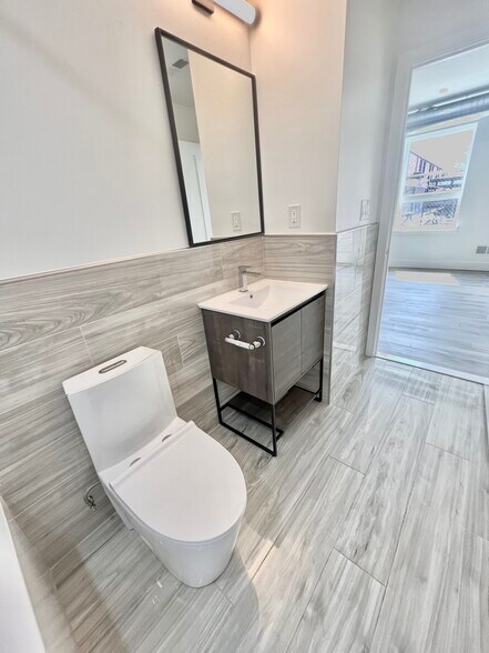 Building Photo - 1843 Hartranft St