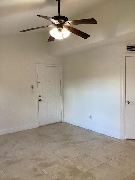 Building Photo - 1215 Crystal Way