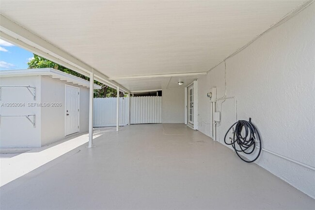 Building Photo - 1333 W 37th St