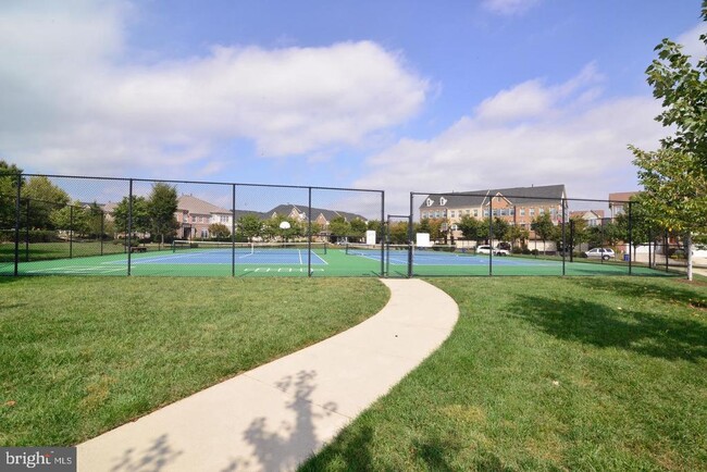 Building Photo - 42463 Pine Forest Dr