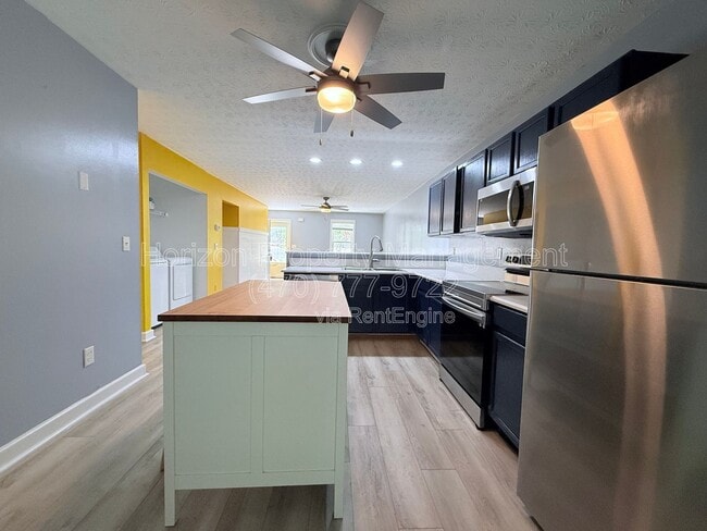 Building Photo - 9170 Horseshoe Bend