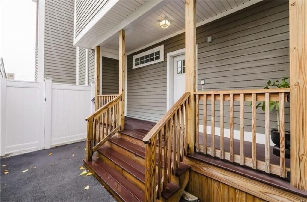 Building Photo - 7 Pequot St