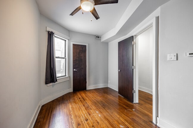 Building Photo - 3716 W Belmont Ave