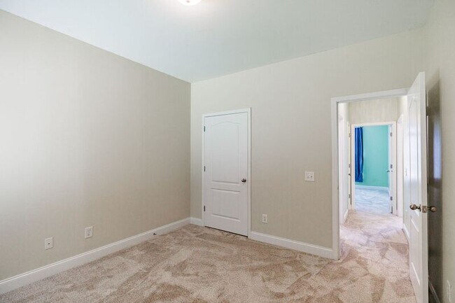 Building Photo - 320 Iron Wood Way