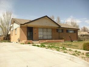 Building Photo - 10813 Lincoln St
