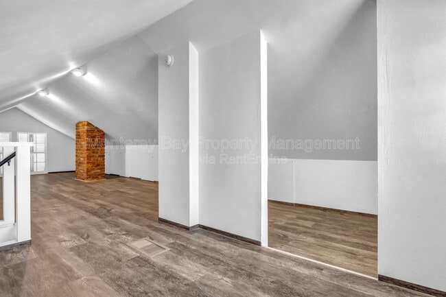 Building Photo - 84 Vía Del Pinar