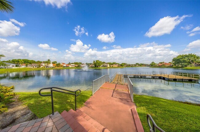 Building Photo - 6637 NW 181st Ln