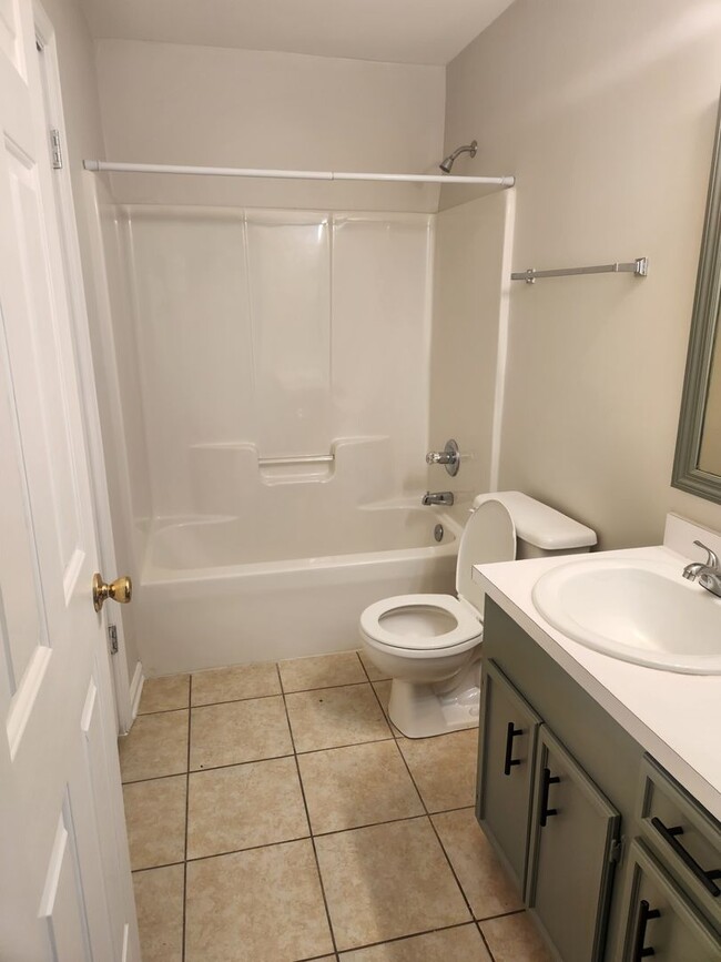 Building Photo - Lovely 4 Bedroom 3 Bath Coming Available Now