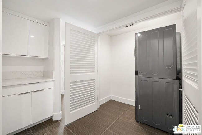 Building Photo - 73552 Feather Trail