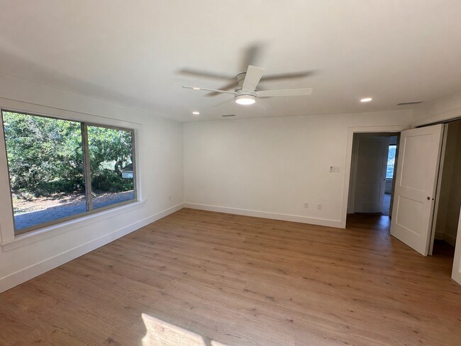 Building Photo - 234 Country Club Rd