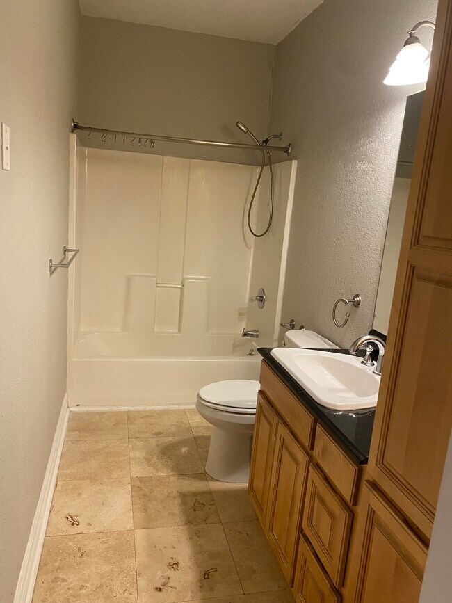 Building Photo - 163 Anderson Pl