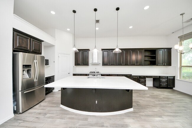 Building Photo - 10910 Wardrop Pl