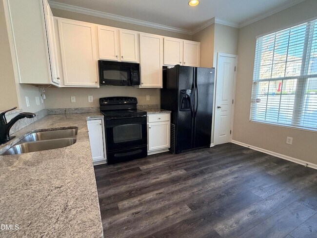 Building Photo - 651 Cupola Dr