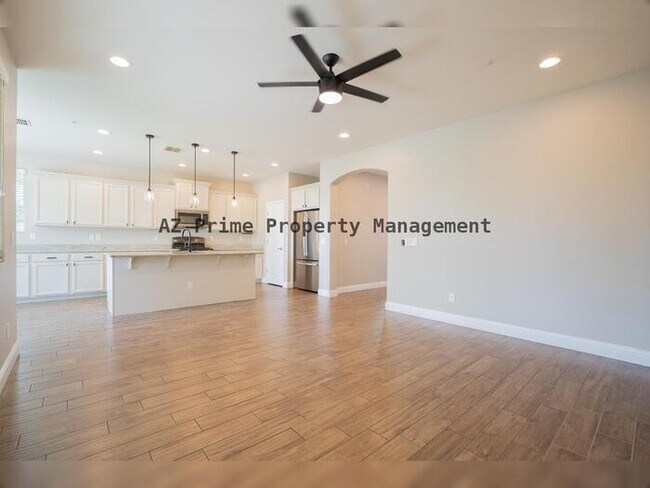 Building Photo - 9215 W Dreyfus Dr