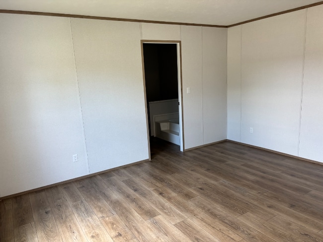 Building Photo - 2043 Southern Crest Dr