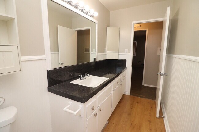 Floorplan - 704 40th Street