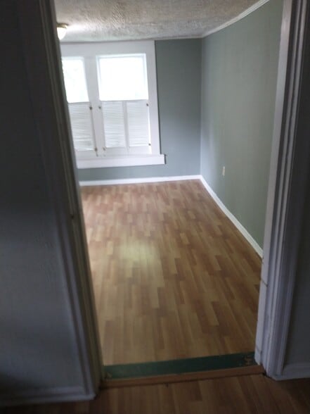 Building Photo - 113 Moberly Ave