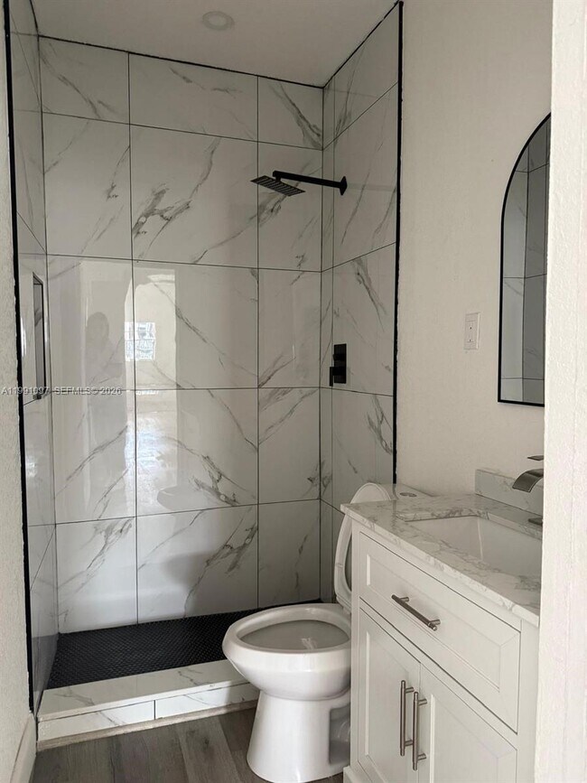 Building Photo - 248 SW 18th Ct