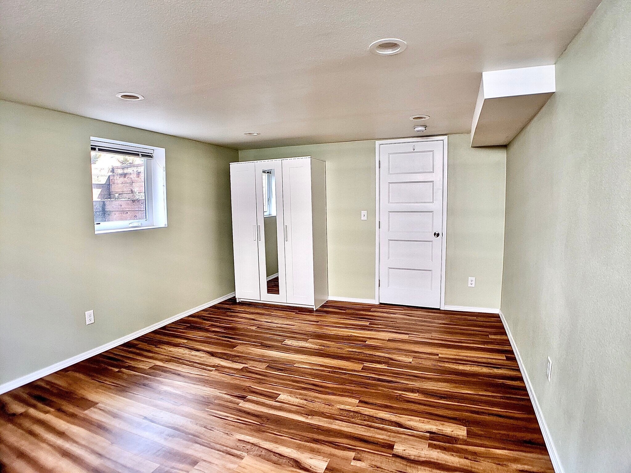 Building Photo - 5404 NE 54th Ave