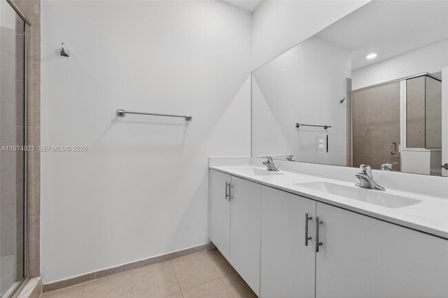 Building Photo - 2619 SE 11th St