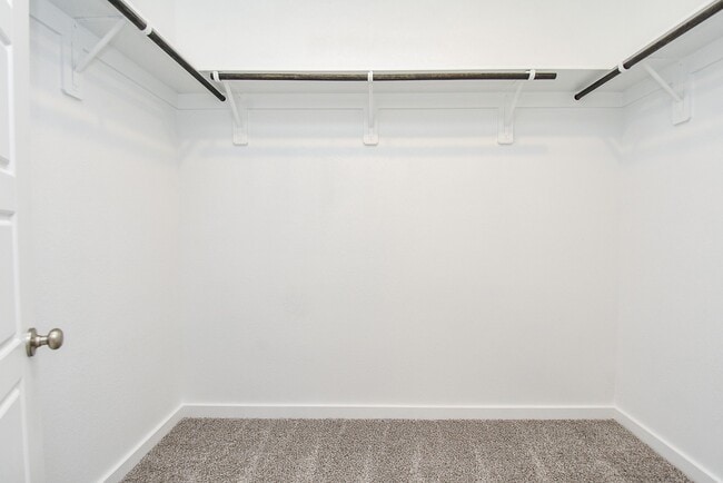 Building Photo - 2022 W Darlington Oak Ct