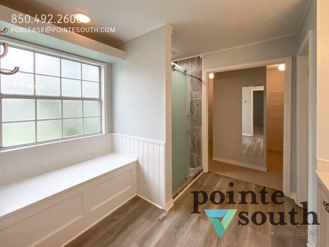 Building Photo - 9678 Westgate Cir