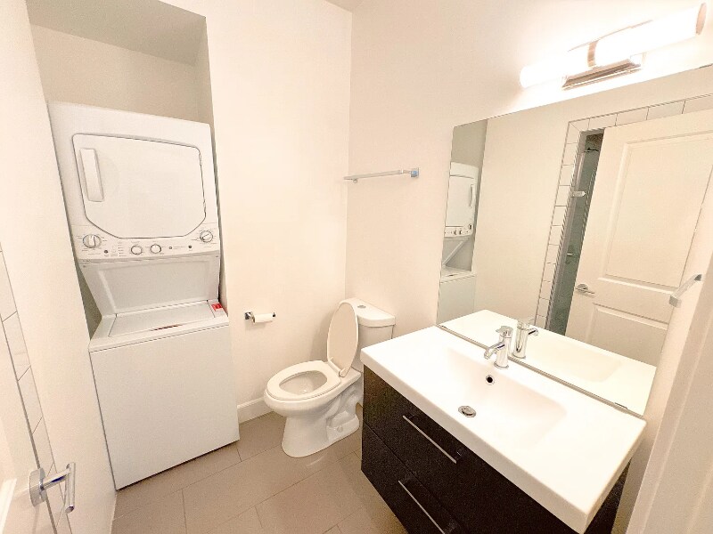 Building Photo - 835 35th St