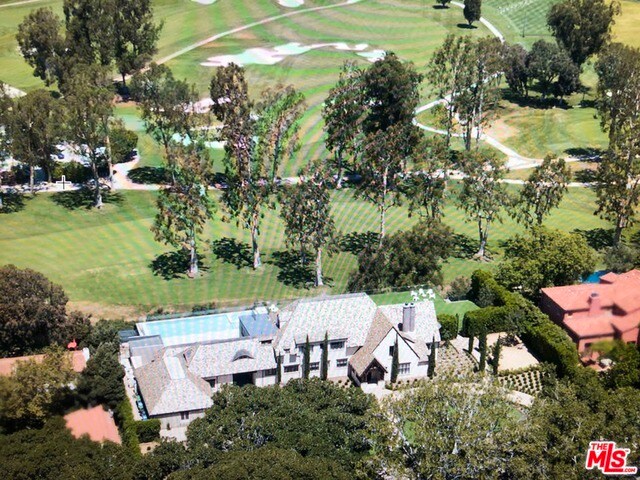 Primary Photo - 2009 La Mesa Dr