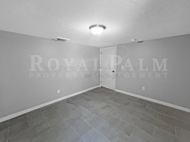 Building Photo - 1615 Evans Ave