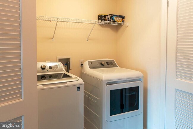 Building Photo - 2305 Maci's Cir