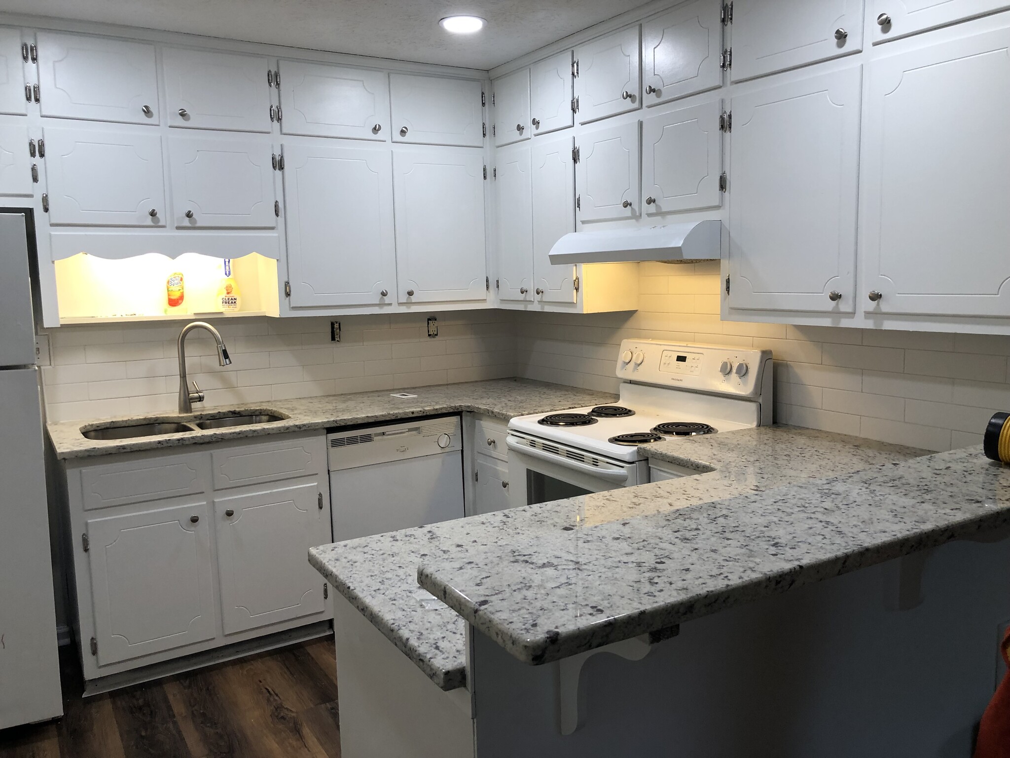 Kitchen - 5012 Leeshire Trail