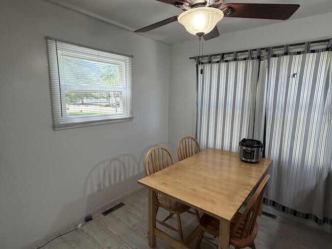 Building Photo - 1538 Hunt Dr