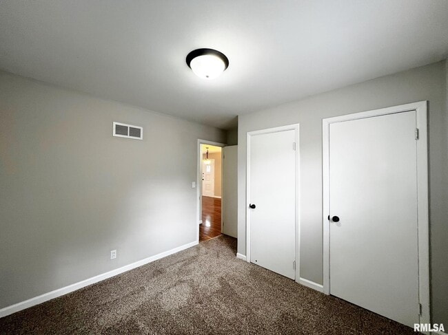 Building Photo - 2109 N Windermere Ave