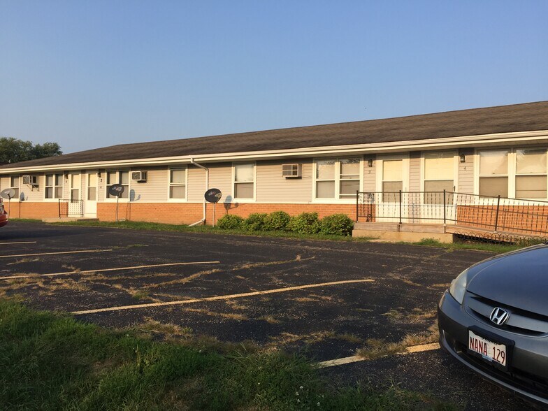 Building Photo - 422 Windsor Dr
