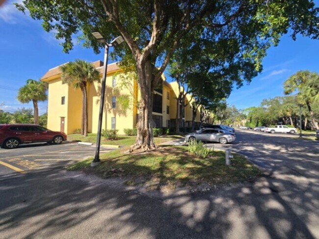 Building Photo - 490 NW 20th St