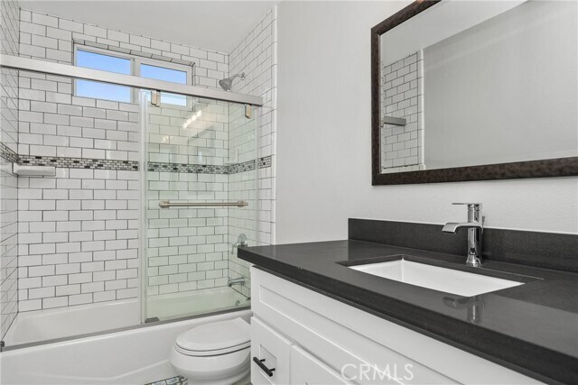 Building Photo - 201 E 16th St