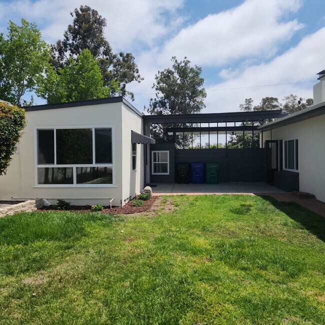 Building Photo - Charming Morley Field 3 bed 2 bath Home, p...